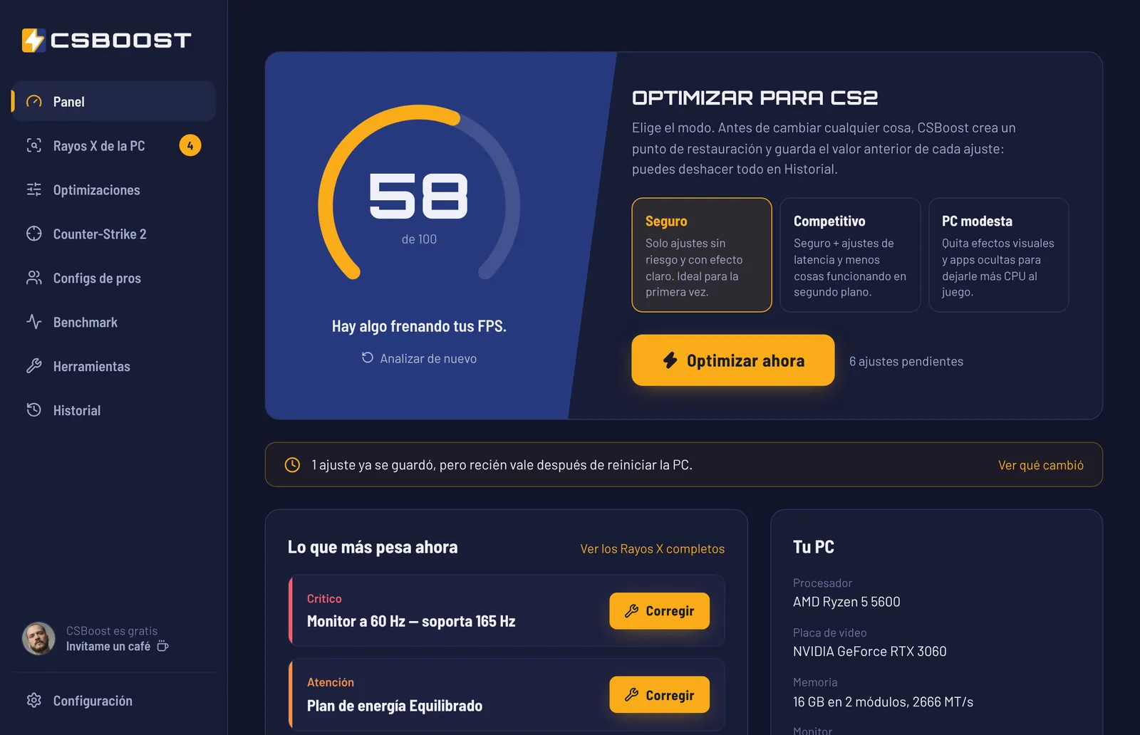Pantalla de inicio de CSBoost con el puntaje de rendimiento de la PC, los modos Seguro, Competitivo y PC modesta y el botón Optimizar ahora